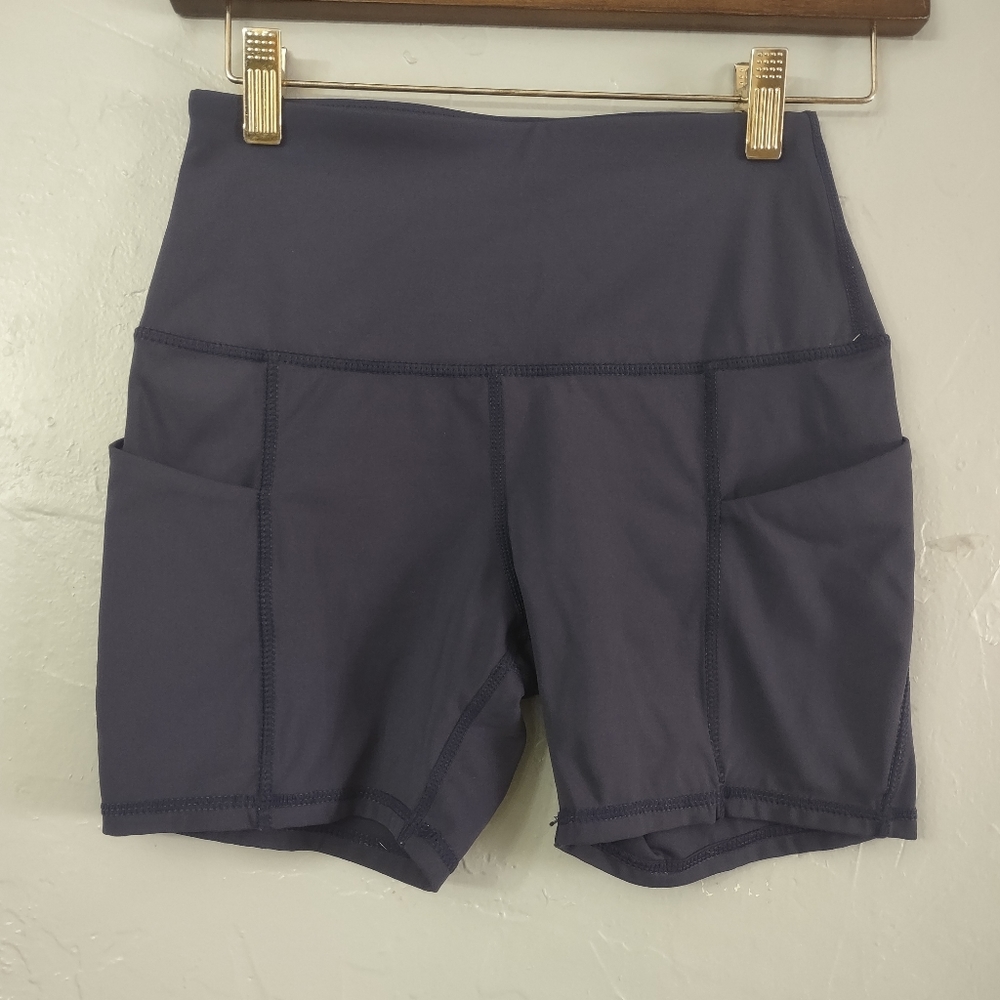 Oalka short for women size XS high waist excellent condition very nice.